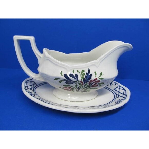 Johnson Brothers Provincial Ironstone England Gravy Boat and Underplate - Picture 2 of 12